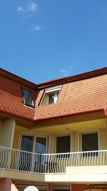 Boglarka Apartman Хайдусобосло Экстерьер фото